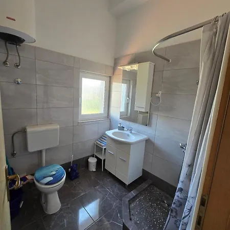 アパート Gordana